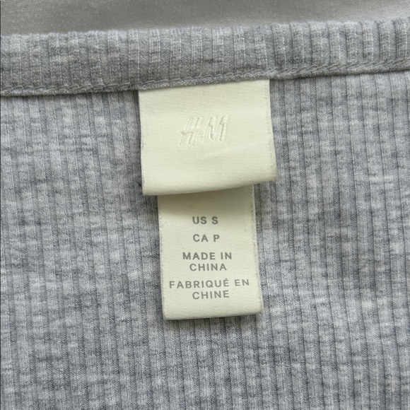H&M Gray Ribbed Cardigan - Size S - Picture 2 of 6